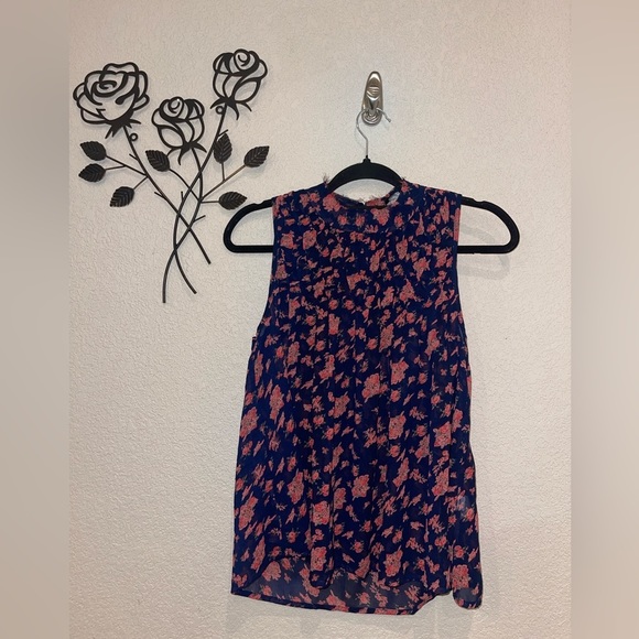 LUCKY Brand Top Sleeveless Smocked Liberty Floral Print Two Back Buttons - Picture 2 of 10